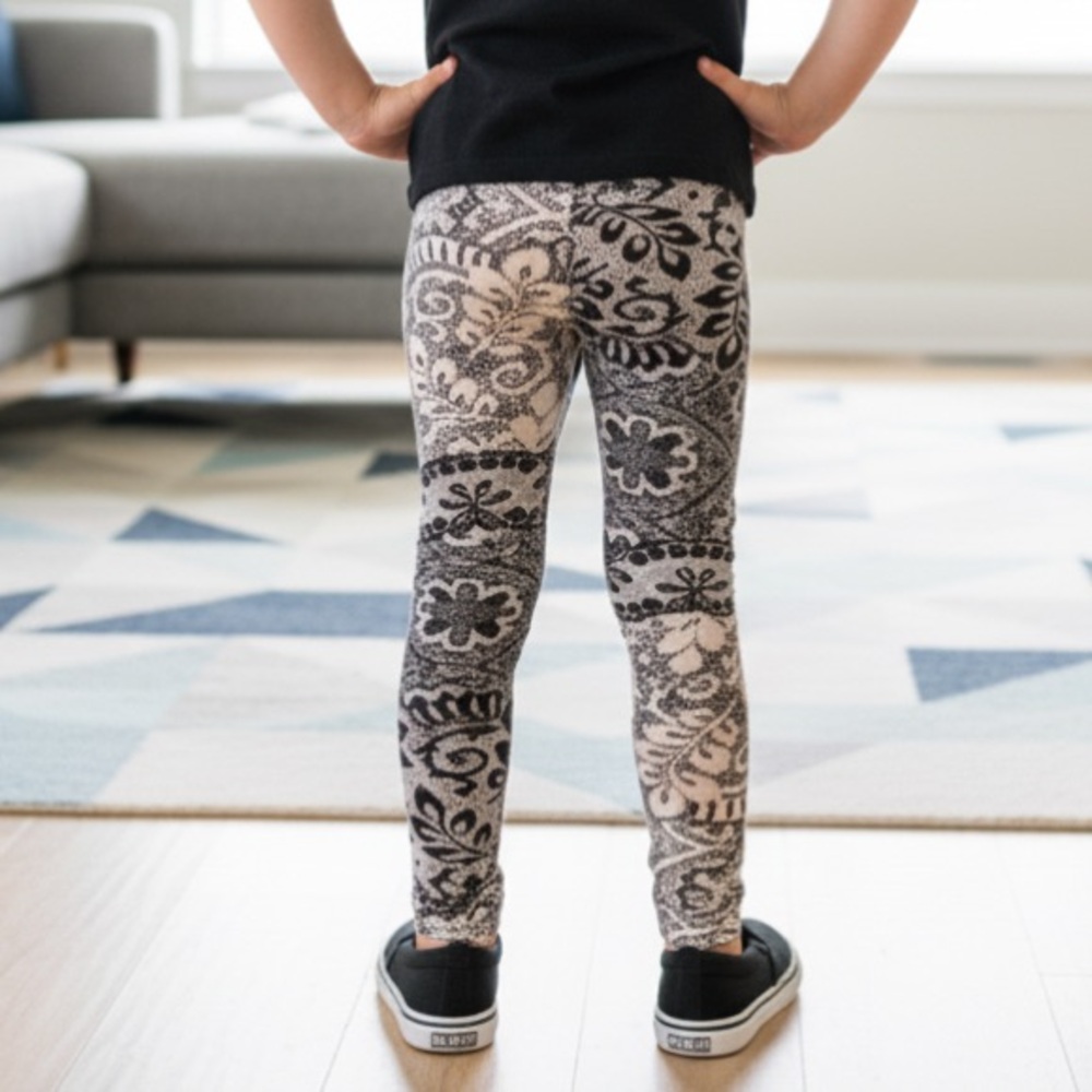 Small NEW Girls Paisley Lace Leggings Kids Soft Yoga Pants - Picture 3 of 7